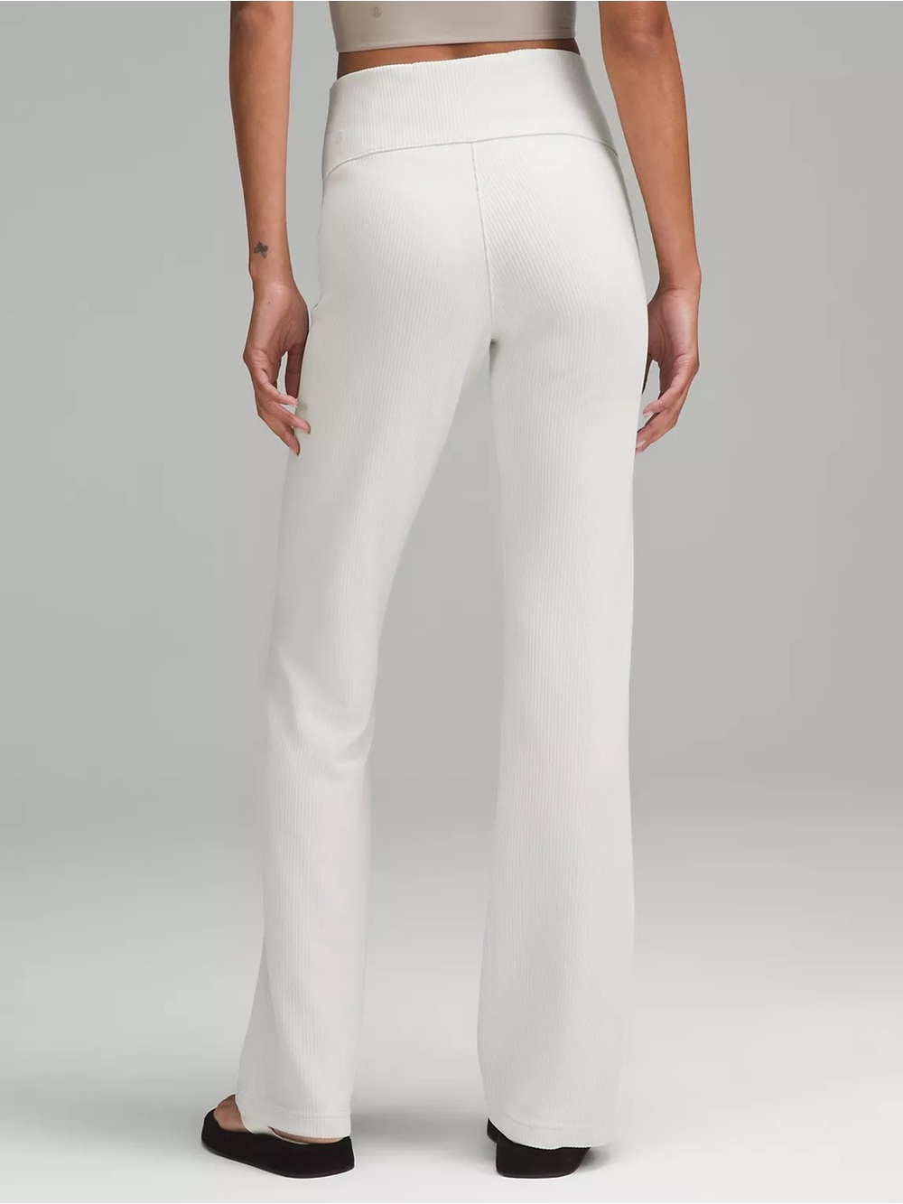LIKE NEW in bag Lululemon softstreme rib pant size 6- bone - Picture 2 of 5